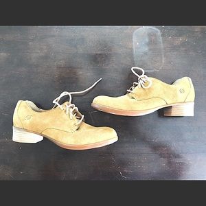 Born tie loafers size 8/39